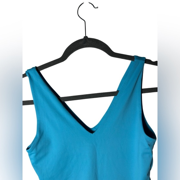 Lovepoem by Block V-Neck Crop Tank Top Blue Sleeveless Stretch Womens Size Small - Picture 8 of 8